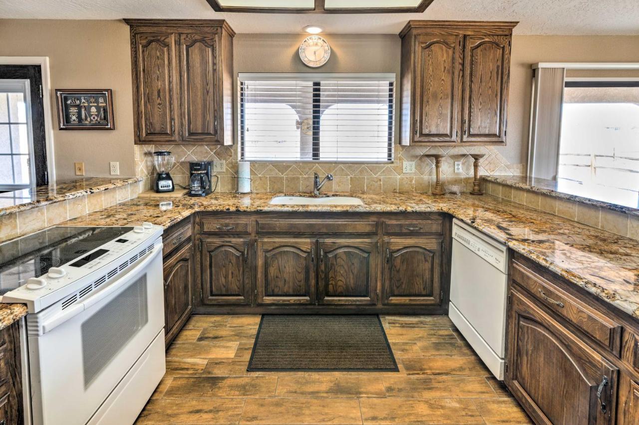 Bullhead City Home With Private Pool, Hot Tub And View المظهر الخارجي الصورة